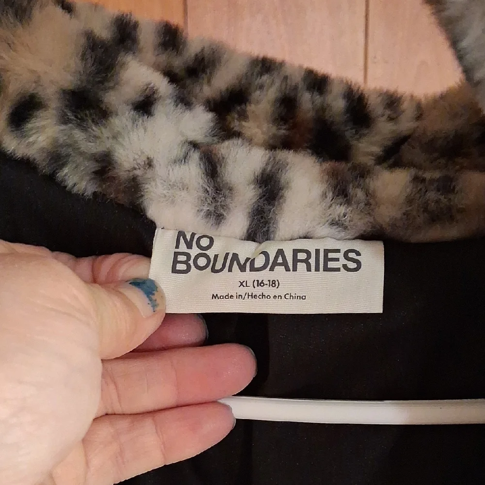 No Boundaries Leopard Print Teddy Jacket in Tan and Black - Picture 2 of 12